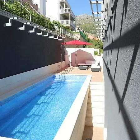 Casa de hóspedes Bella 4*