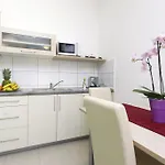 Apartments Bella 4* Podstrana