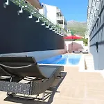 Apartments Bella 4* Podstrana