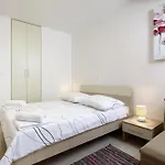 Gostinjska kuća Apartments Bella 4*