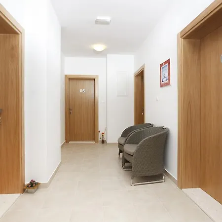 Gostinjska kuća Apartments Bella 4*