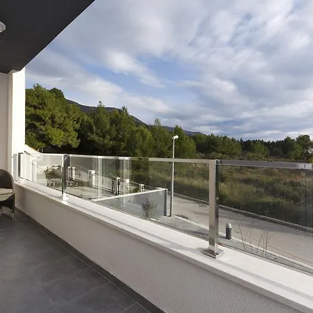 Apartments Bella Gostinjska kuća 4*