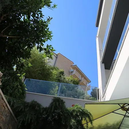 Apartments Bella 4* Podstrana