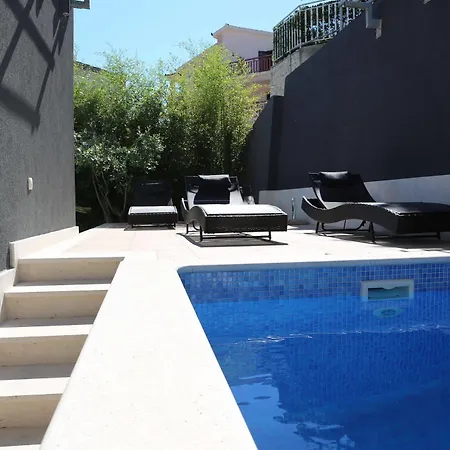 Apartments Bella Gostinjska kuća 4*