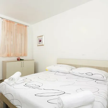Apartments Bella 4* Podstrana